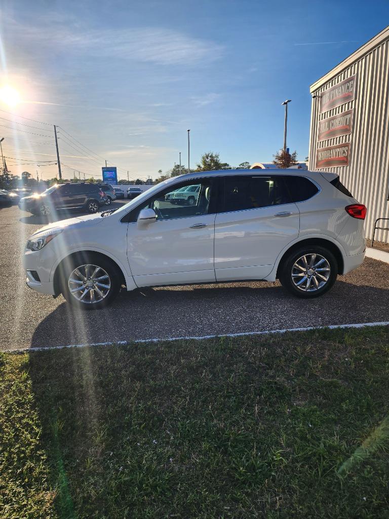 2019 Buick Envision Essence photo 3