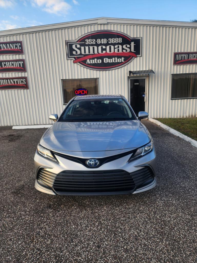 2023 Toyota Camry LE's photo