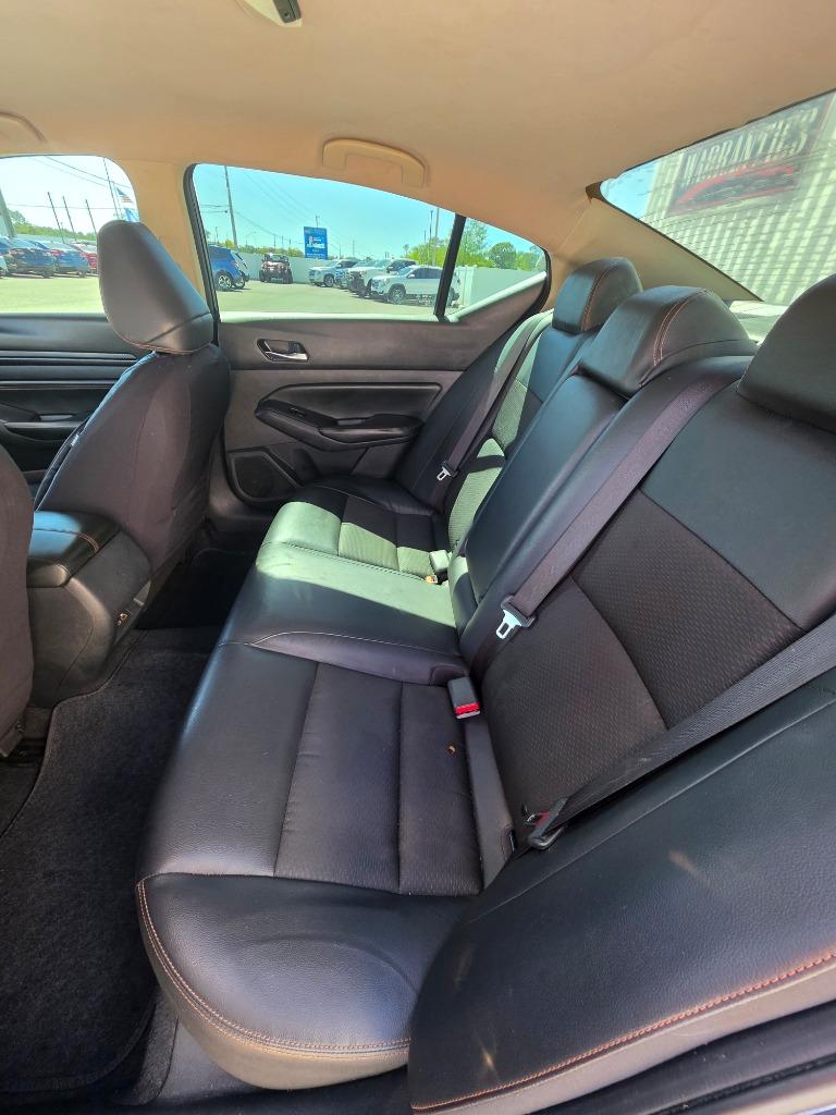 2019 Nissan Altima SR - Photo 7
