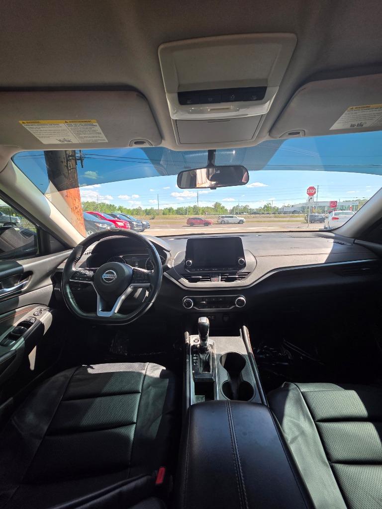 2019 Nissan Altima SR - Photo 6